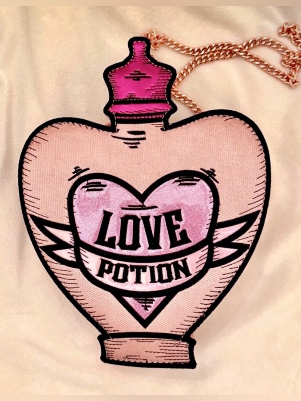 Harry Potter Danielle Nicole Love Potion Heart Crossbody Bag Pink Amortentia